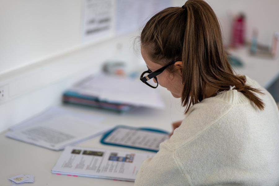 Étudiante de prepa médecine cours agora